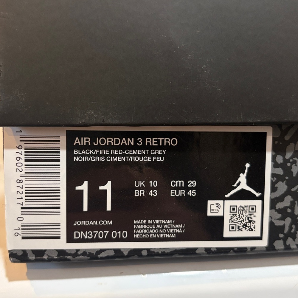 Air Jordan 3 Black/Red Cement DN3707-010 New with box!! - Picture 10 of 10